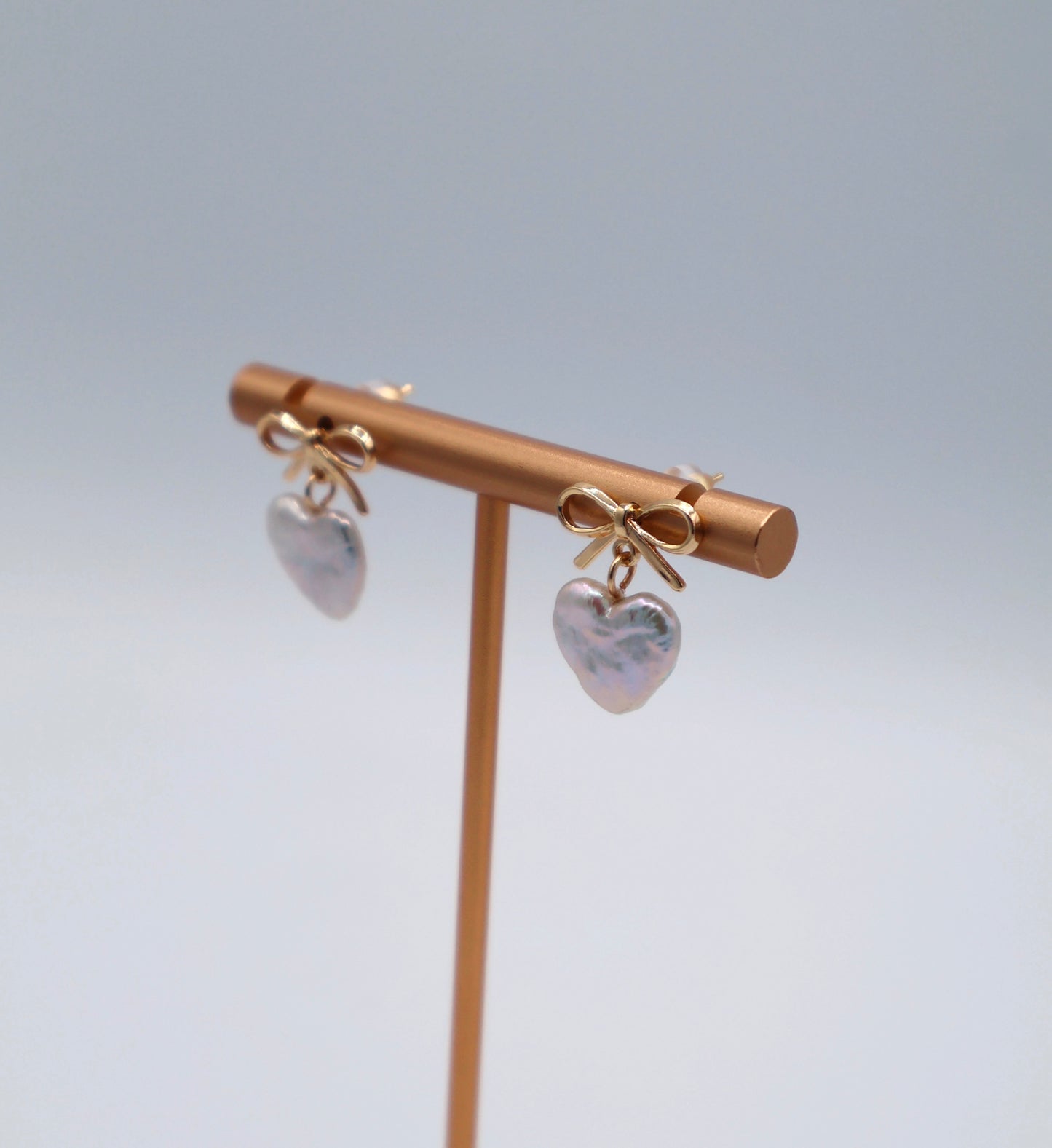 Zaria Baroque Pearl Bow Earrings Minimalist