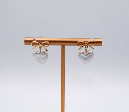 Zaria Baroque Pearl Bow Earrings Minimalist