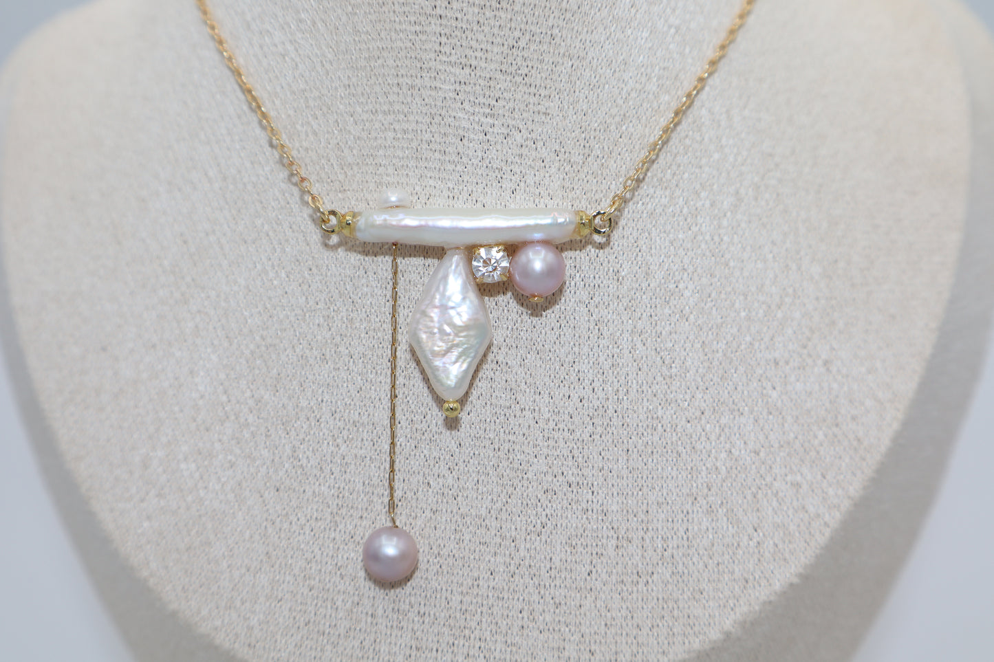 Thea Asymmetrical Pearl Necklace Balance Beam